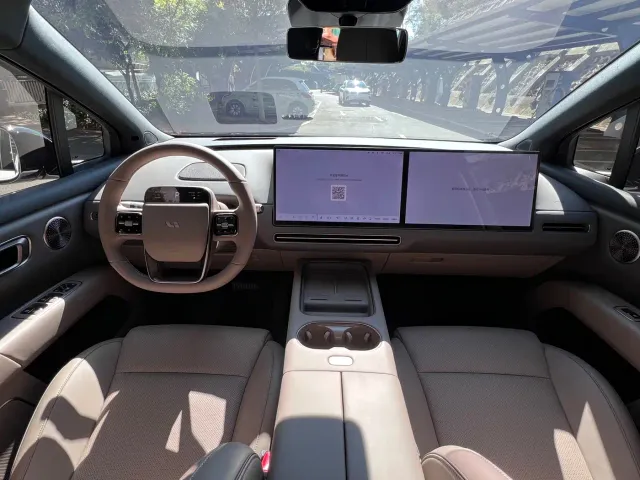 Li Auto i6 — Фото автомобиля 7