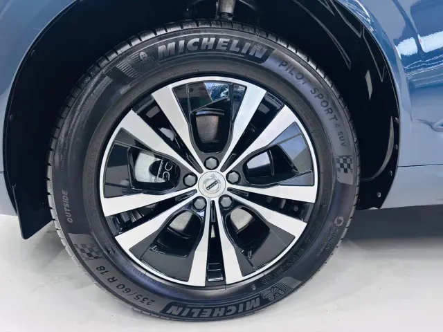 Volvo XC60 — Фото автомобиля 21