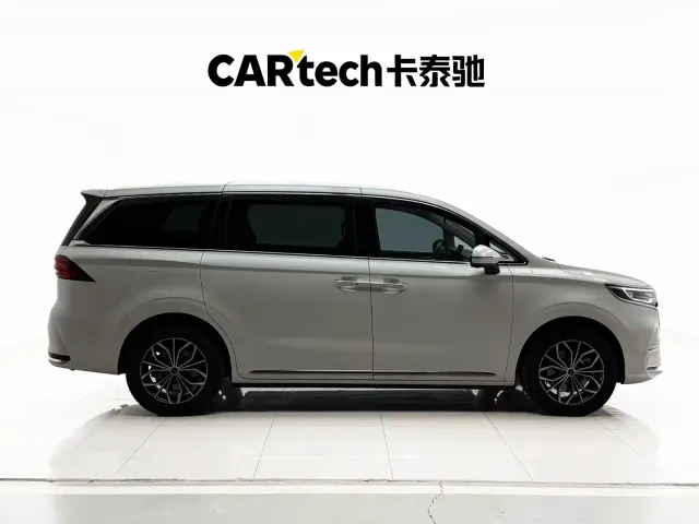 Roewe iMAX8 — Фото автомобиля 4