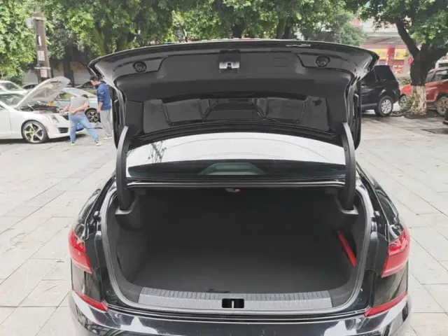 Volkswagen Passat — Фото автомобиля 18