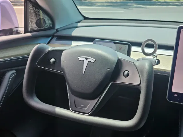 Tesla Model Y — Фото автомобиля 14