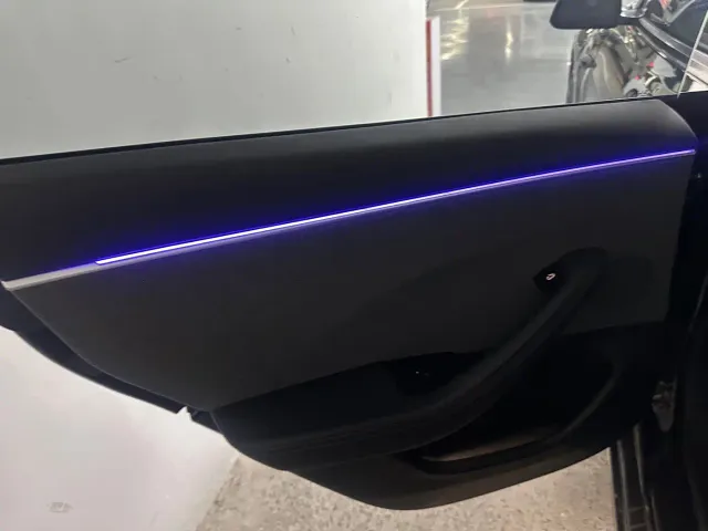 Tesla Model 3 — Фото автомобиля 11