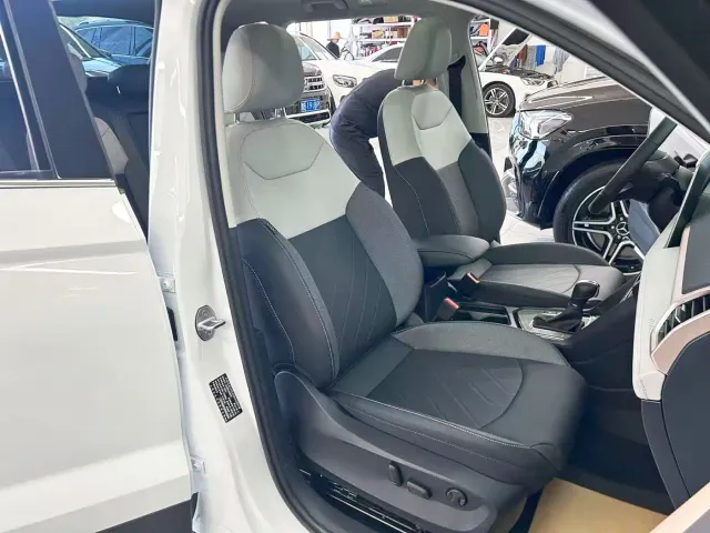 Volkswagen Tharu — Фото автомобиля 15