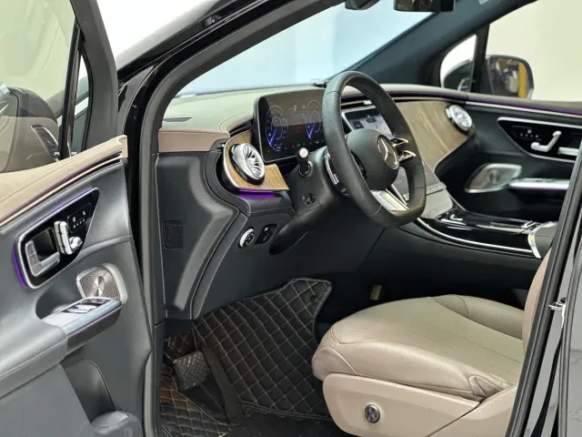 Mercedes-Benz EQE SUV — Фото автомобиля 13