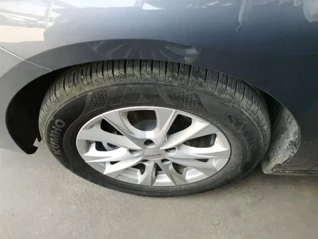 Roewe i5 — Фото автомобиля 22