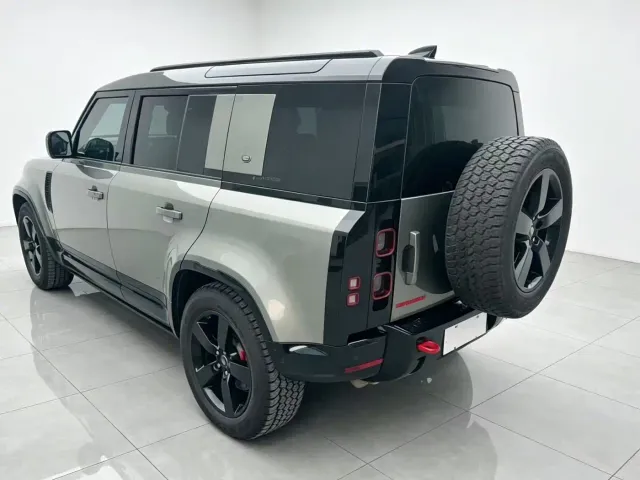 Land Rover Defender — Фото автомобиля 6