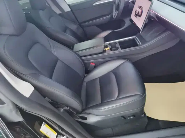 Tesla Model Y — Фото автомобиля 24