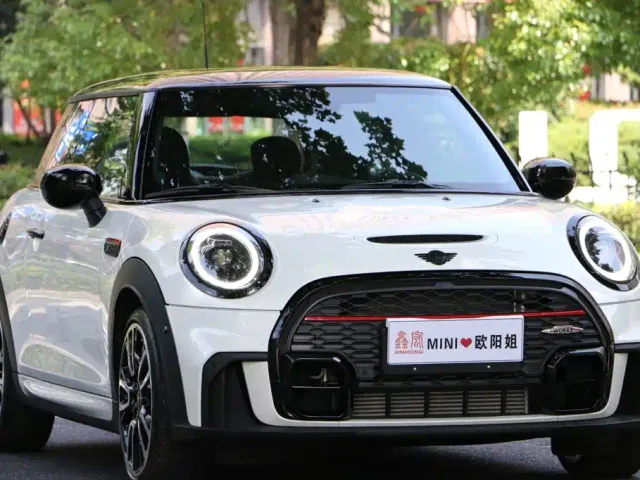 MINI Hatch — Фото автомобиля 3