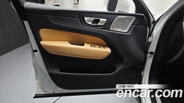 Вольво XC60 — Фото автомобиля 23