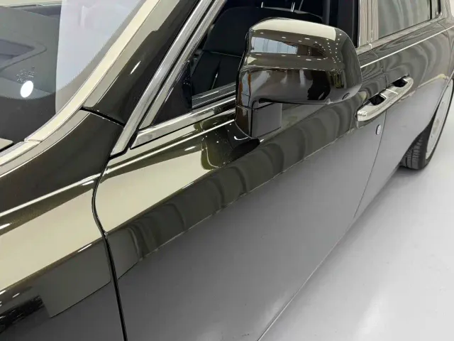 Rolls-Royce Phantom — Фото автомобиля 21