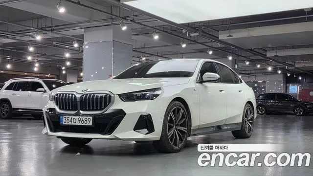 BMW 5 Series — Фото автомобиля 4