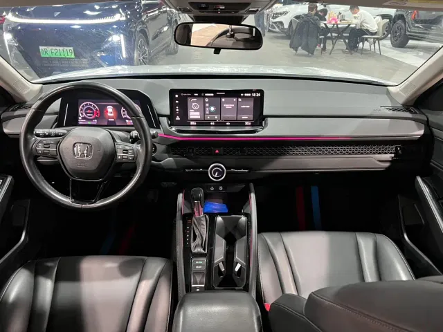 Honda Accord — Фото автомобиля 9