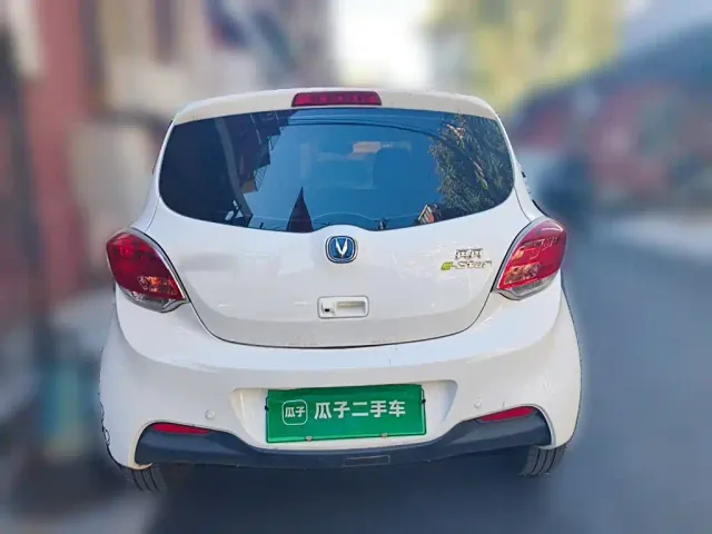 Changan Benben E-Star — Фото автомобиля 5