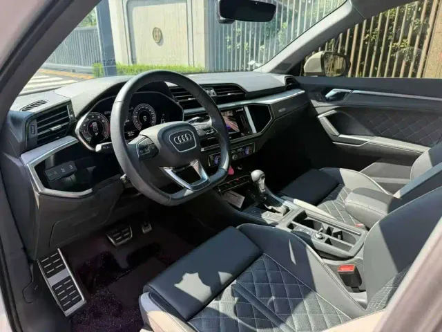 Audi Q3 — Фото автомобиля 11