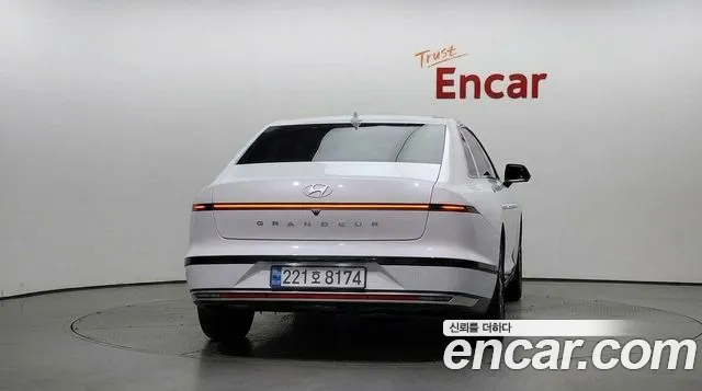 Hyundai Grandeur GN7 — Фото автомобиля 4