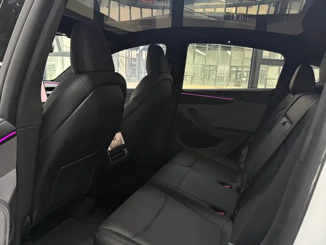 Tesla Model Y — Фото автомобиля 5