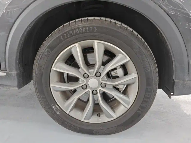 Roewe RX5 — Фото автомобиля 6