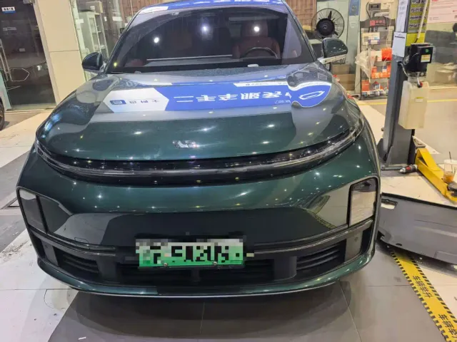 Li Auto L7 — Фото автомобиля 2