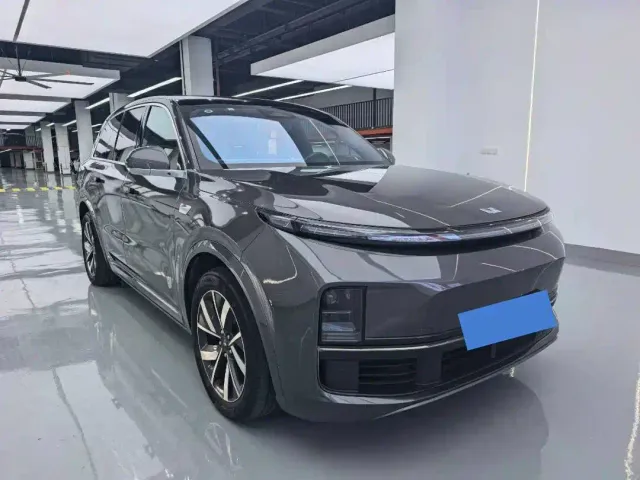 Li Auto L8 — Фото автомобиля 3