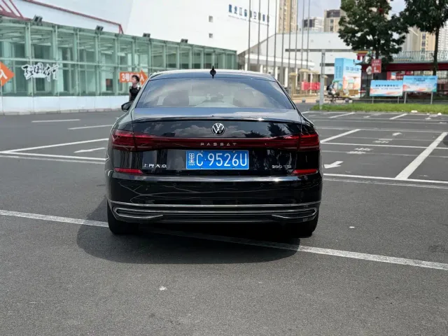 Volkswagen Passat — Фото автомобиля 5