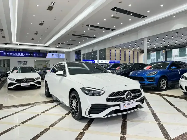 Mercedes-Benz C-Class — Фото автомобиля 4