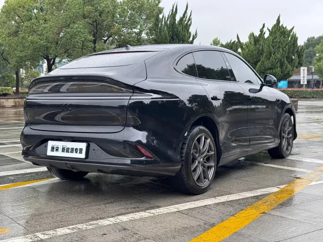 IM Motors LS6 — Фото автомобиля 5