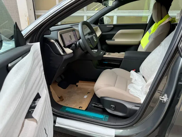 Volvo XC70 Plug-in Hybrid — Фото автомобиля 5
