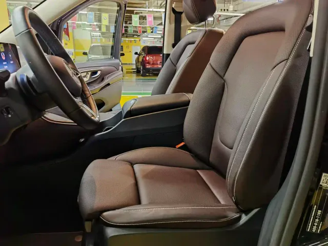 Mercedes-Benz V-Class — Фото автомобиля 13