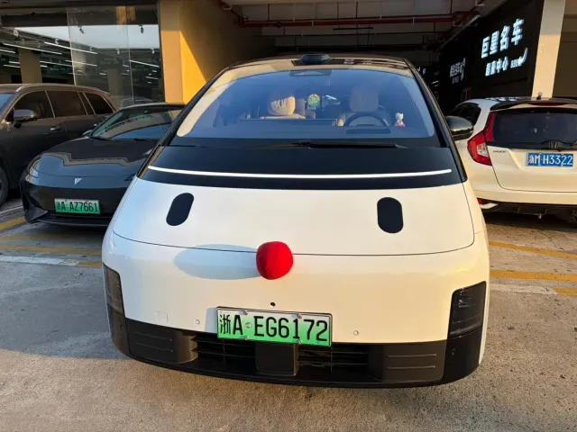 Li Auto MEGA — Фото автомобиля 2