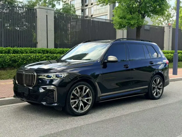 Фотография автомобиля — BMW X7