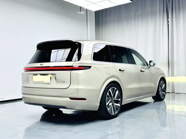 Li Auto L9 — Фото автомобиля 12