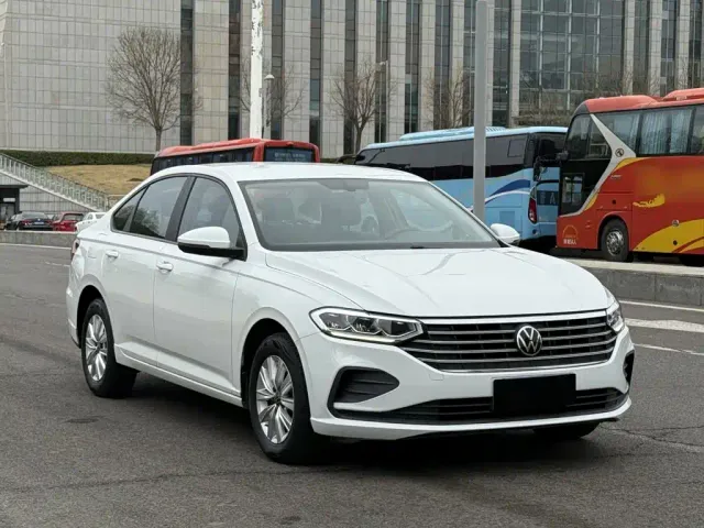 Volkswagen Lavida — Фото автомобиля 4