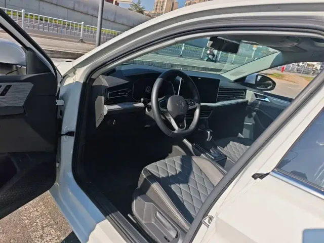 Volkswagen Sagitar — Фото автомобиля 15