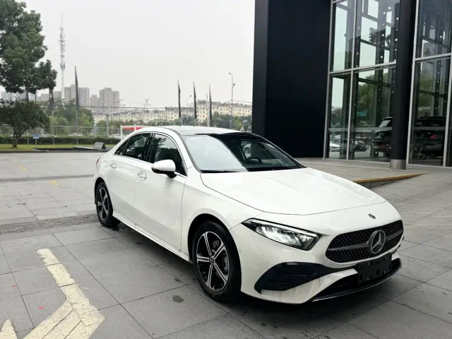 Mercedes-Benz A-Class — Фото автомобиля 3