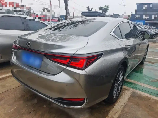 Lexus ES — Фото автомобиля 6