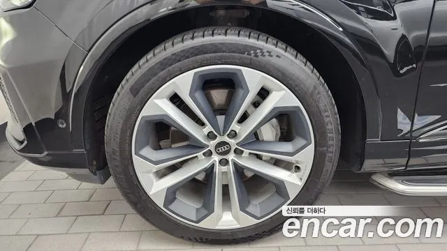 Audi Q7 55 TFSI quattro Premium — Фото автомобиля 4