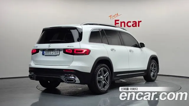 Mercedes-Benz GLB-Class — Фото автомобиля 2