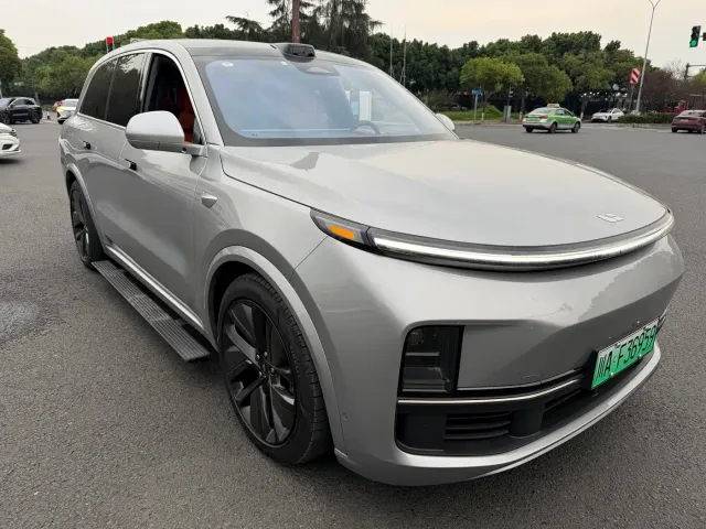 Li Auto L8 — Фото автомобиля 3