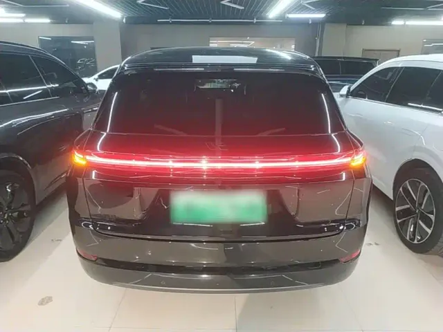 Li Auto L7 — Фото автомобиля 5