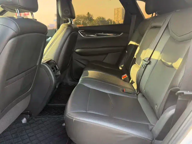 Cadillac XT5 — Фото автомобиля 9
