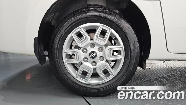 Hyundai Staria Staria — Фото автомобиля 3
