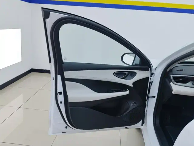 BYD Seal 05 DM-i — Фото автомобиля 7