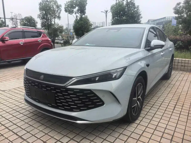 Фотография автомобиля — BYD Qin L