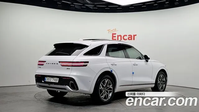 Genesis GV70 2.5T Бензин AWD — Фото автомобиля 2