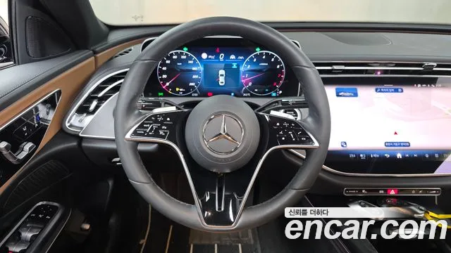 Mercedes-Benz E-Class — Фото автомобиля 2