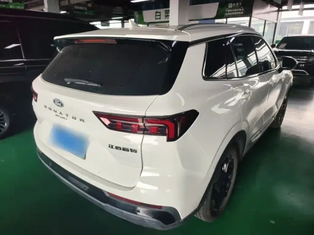 Ford Lingrui — Фото автомобиля 6