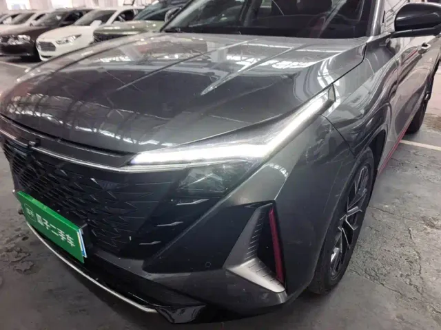 Changan Z6 — Фото автомобиля 23