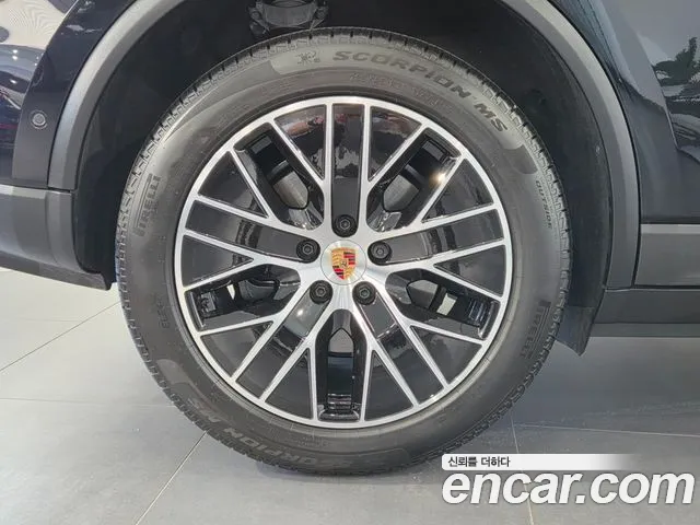 Porsche Macan Electric — Фото автомобиля 5