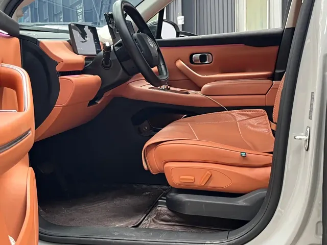 Leapmotor C10 — Фото автомобиля 4