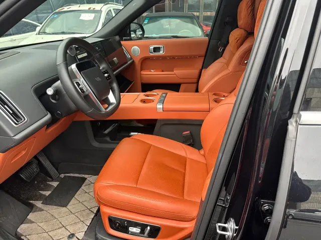 Li Auto L9 — Фото автомобиля 4